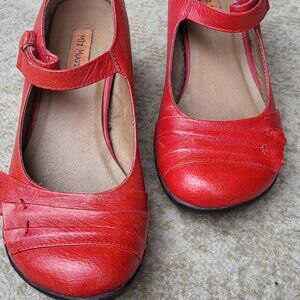 Red Miz Mooz shoes 6.5 (EU 37